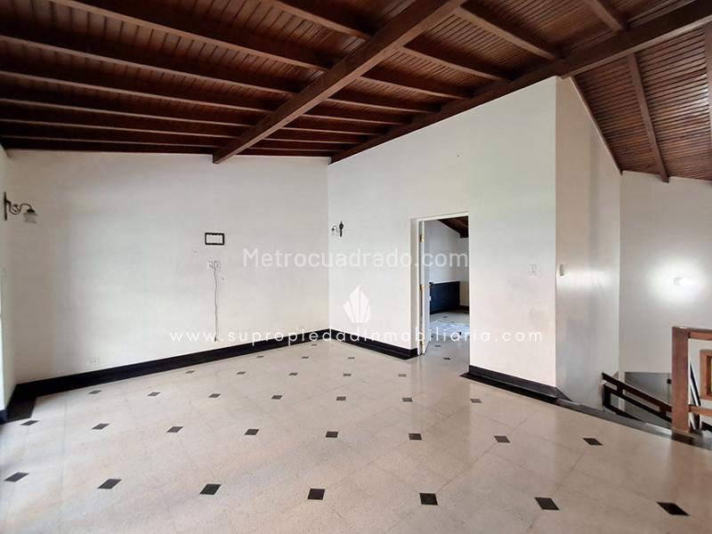 Unfurnished Commercial House for Rent in La Candelaria, Medellín - 9