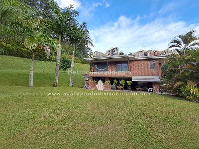 Casa de 4 alcobas en venta en La Concha, Medellín, 460 m² · foto 2 de 20