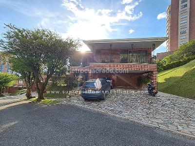Casa de 4 alcobas en arriendo en La Concha, Medellín, 460 m² · foto 3 de 20