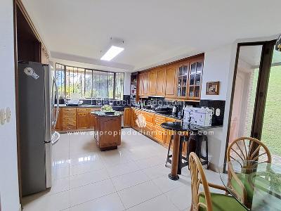 Casa de 4 alcobas en arriendo en La Concha, Medellín, 460 m² · foto 5 de 20