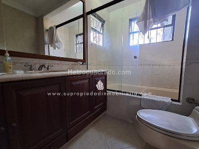 Casa de 4 alcobas en arriendo en La Concha, Medellín, 460 m² · foto 16 de 20