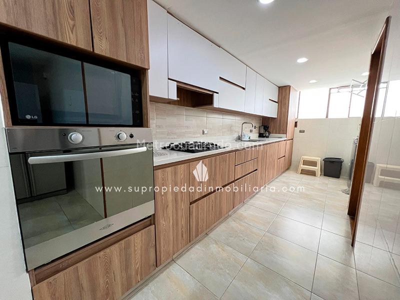 Apartamento Elegante de 4 Alcobas con Vista a la Ciudad en San Lucas - 3