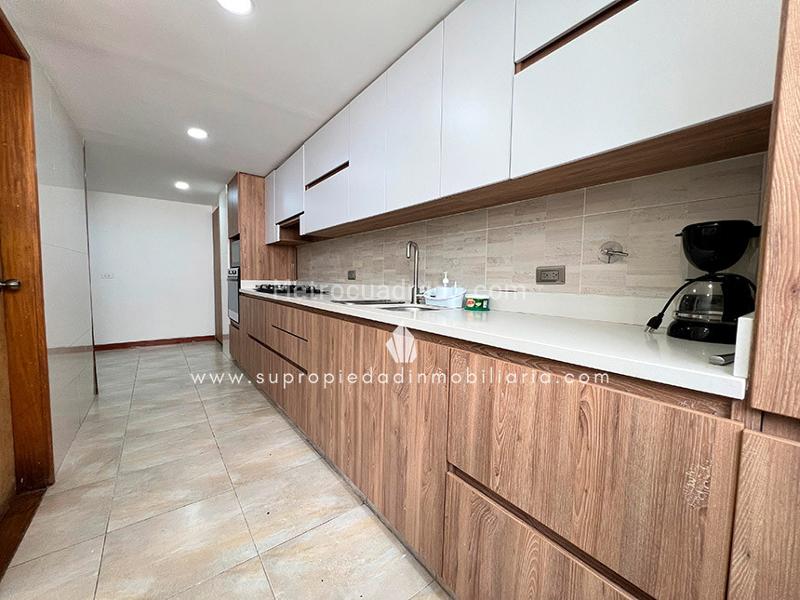 Apartamento Elegante de 4 Alcobas con Vista a la Ciudad en San Lucas - 5
