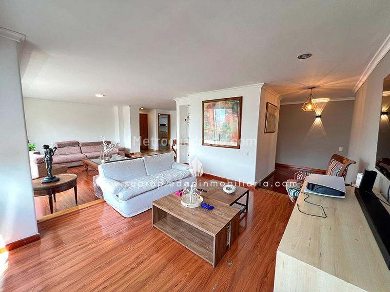 Apartamento Elegante de 4 Alcobas con Vista a la Ciudad en San Lucas - 9