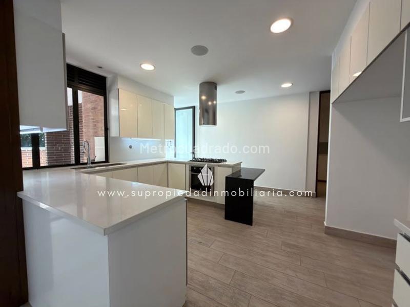 Luxury 4BR Apartment with Terrace in El Campestre