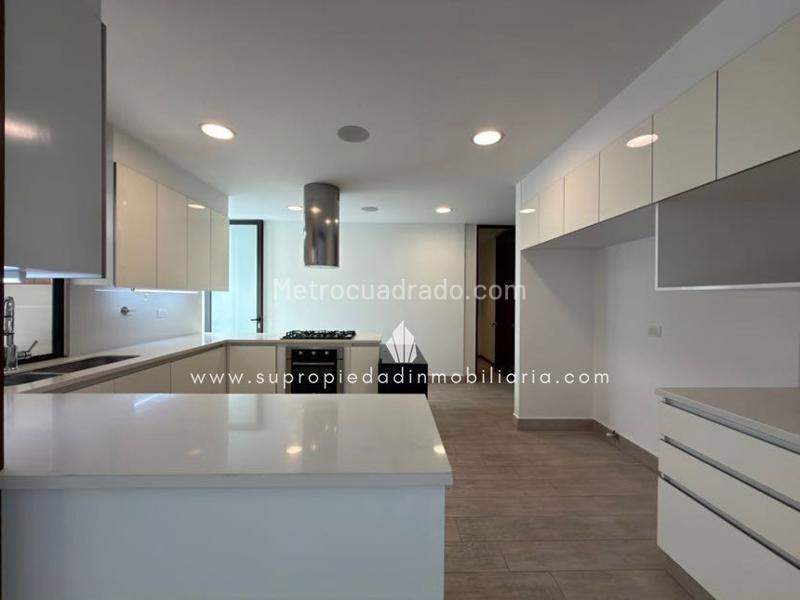 Luxury 4BR Apartment with Terrace in El Campestre - 5