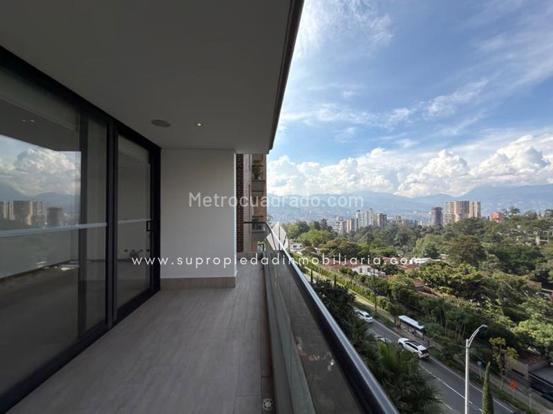 Luxury 4BR Apartment with Terrace in El Campestre - 9