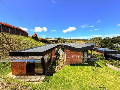 Casa de 3 alcobas en venta en Alto De Palmas, Envigado, 331 m² · foto 2 de 20