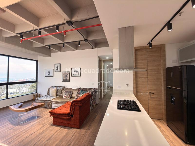 Espectacular Dúplex de 3 Habitaciones en Loma del Escobero - 2
