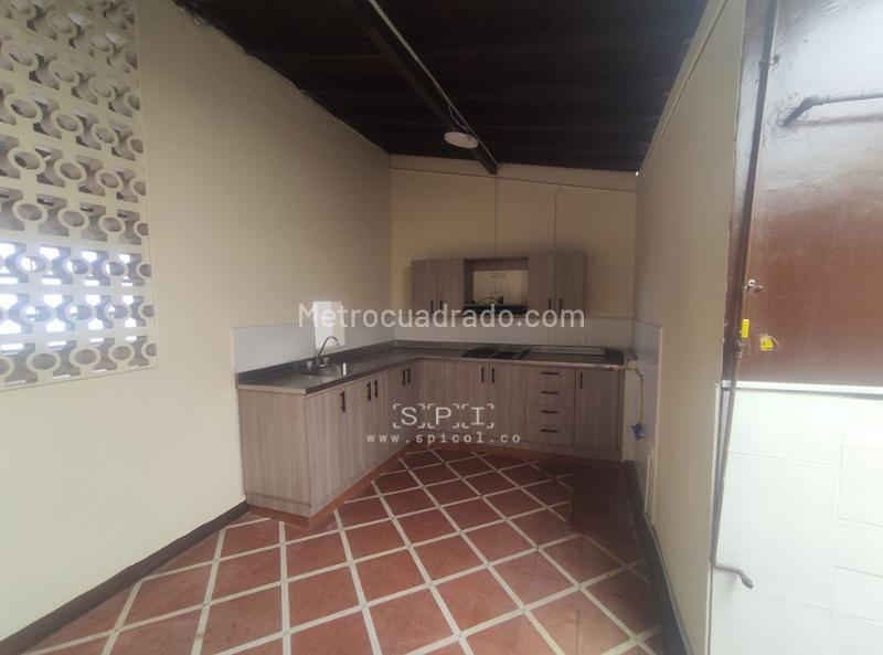 Spacious 4BR House in Belen Rosales