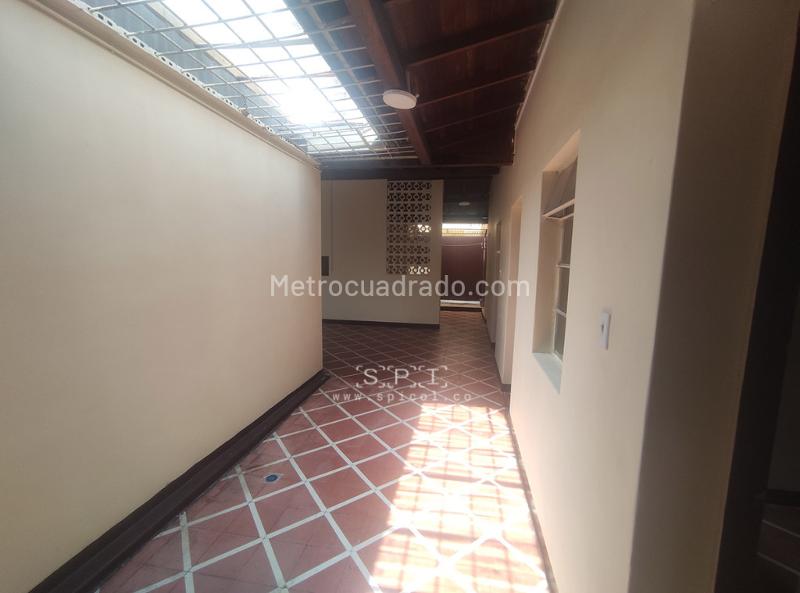 Spacious 4BR House in Belen Rosales - 3