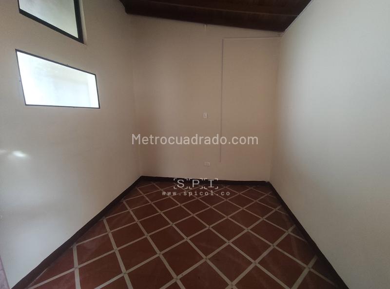 Spacious 4BR House in Belen Rosales - 7