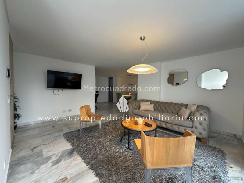 Apartamento Amoblado de 3 Alcobas con Vista a la Ciudad en Laureles - 2