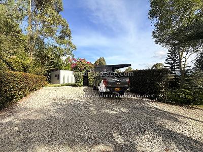 Casa de 3 alcobas en venta en Rionegro, Rionegro, 200 m² · foto 2 de 20