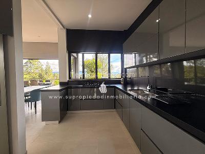 Casa de 3 alcobas en venta en Rionegro, Rionegro, 200 m² · foto 4 de 20