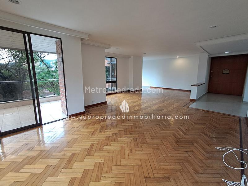 Apartamento Amplio de 3 Alcobas en Loma de Los Parra - 7