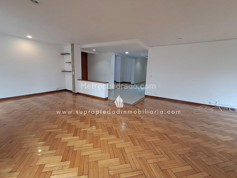 Apartamento Amplio de 3 Alcobas en Loma de Los Parra - 8