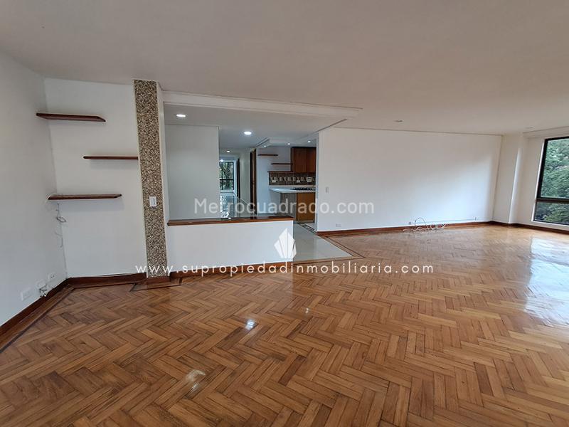 Apartamento Amplio de 3 Alcobas en Loma de Los Parra - 9