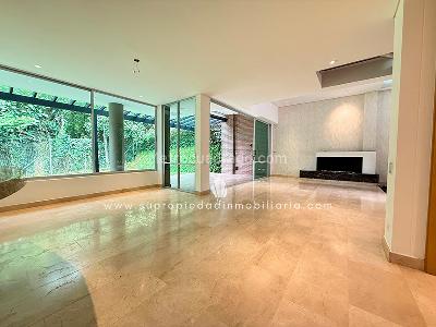 Casa de 3 alcobas en arriendo en Las Callejas El Encuentro, Envigado, 400 m² · foto 2 de 20