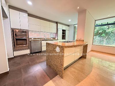 Casa de 3 alcobas en arriendo en Las Callejas El Encuentro, Envigado, 400 m² · foto 4 de 20
