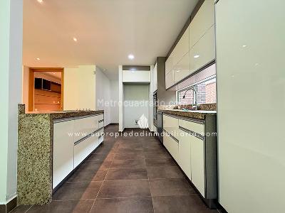 Casa de 3 alcobas en arriendo en Las Callejas El Encuentro, Envigado, 400 m² · foto 5 de 20