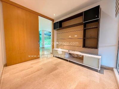 Casa de 3 alcobas en arriendo en Las Callejas El Encuentro, Envigado, 400 m² · foto 10 de 20