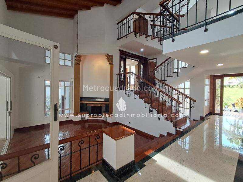 Casa de Lujo de 4 Alcobas con Chimenea en Altos del Poblado - 5