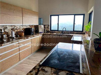 Casa de 3 alcobas en venta en Loma Del Escobero, Envigado, 350 m² · foto 4 de 20