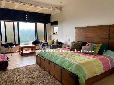 Casa de 3 alcobas en venta en Loma Del Escobero, Envigado, 350 m² · foto 18 de 20