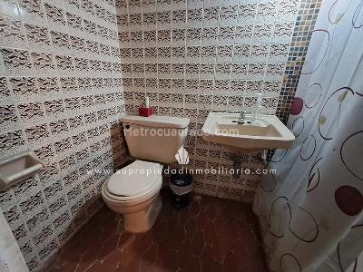 Casa de 3 alcobas en arriendo en Las Lomas, Medellín, 330 m² · foto 11 de 24