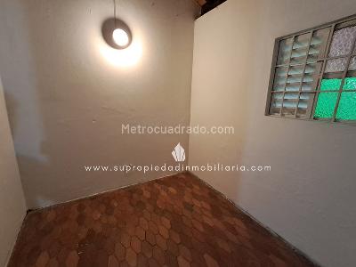 Casa de 3 alcobas en arriendo en Las Lomas, Medellín, 330 m² · foto 12 de 24