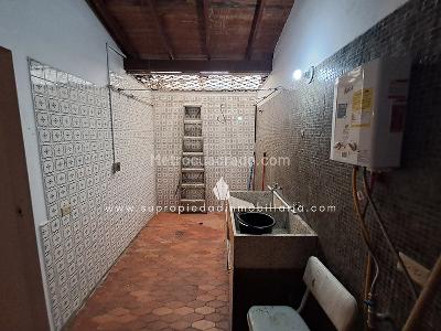 Casa de 3 alcobas en arriendo en Las Lomas, Medellín, 330 m² · foto 13 de 24