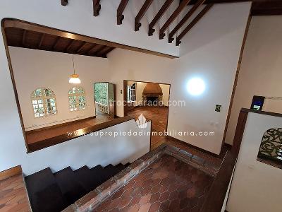 Casa de 3 alcobas en arriendo en Las Lomas, Medellín, 330 m² · foto 15 de 24