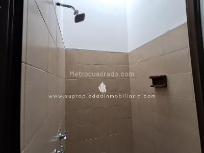Casa de 3 alcobas en arriendo en Las Lomas, Medellín, 330 m² · foto 17 de 24