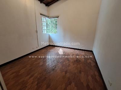 Casa de 3 alcobas en arriendo en Las Lomas, Medellín, 330 m² · foto 19 de 24