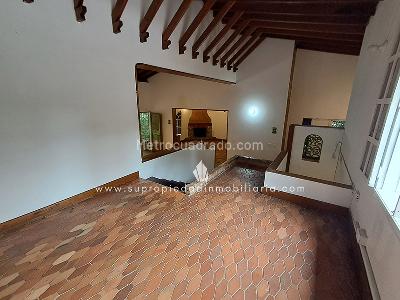 Casa de 3 alcobas en arriendo en Las Lomas, Medellín, 330 m² · foto 21 de 24