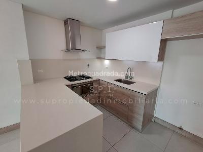 Apartamento de 3 alcobas en arriendo en Loma Del Esmeraldal, Envigado, 97 m² · foto 2 de 17