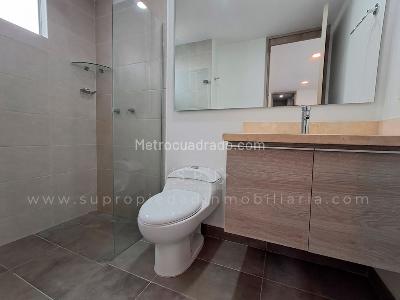 Apartamento de 3 alcobas en arriendo en Loma Del Esmeraldal, Envigado, 97 m² · foto 16 de 17