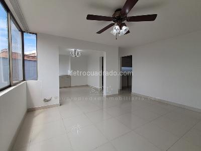 Apartamento en arriendo en Los Balsos, Medellín · foto 3 de 20