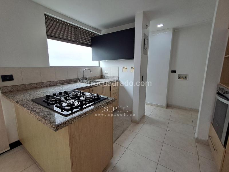 Apartamento en Arriendo, El Portal, Envigado - 2