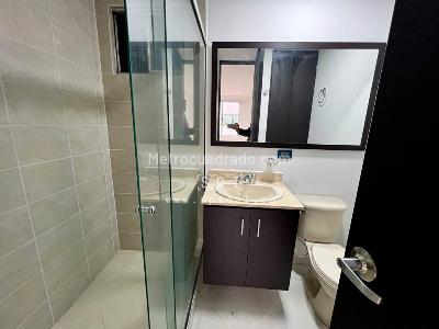 Apartamento de 3 alcobas en arriendo en El Poblado, Medellín, 87 m² · foto 19 de 20