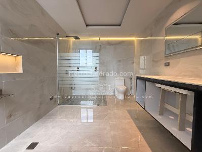 Apartamento de 3 alcobas en arriendo en Loma De Las Brujas, Envigado, 277 m² · foto 18 de 20