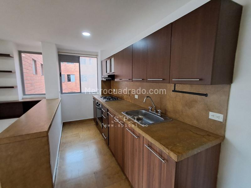 Amplio Apartamento en Arriendo de 3 Habitaciones en Loma del Escobero - 5