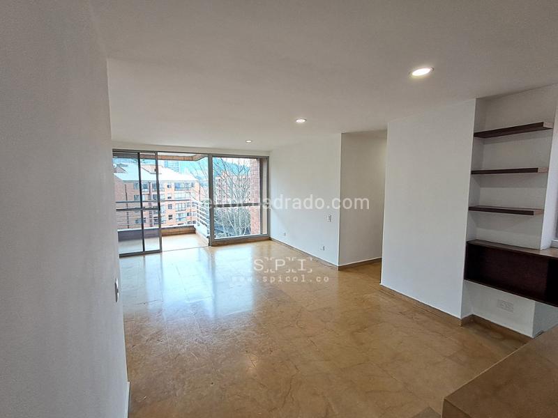 Amplio Apartamento en Arriendo de 3 Habitaciones en Loma del Escobero - 6