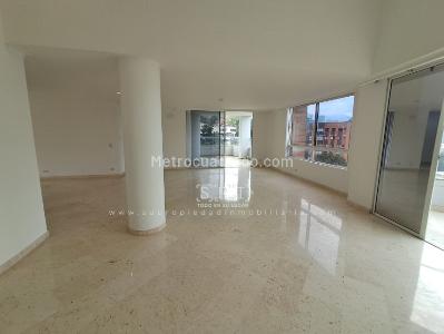 Apartamento de 3 alcobas en venta en El Tesoro, Medellín, 312 m² · foto 3 de 20