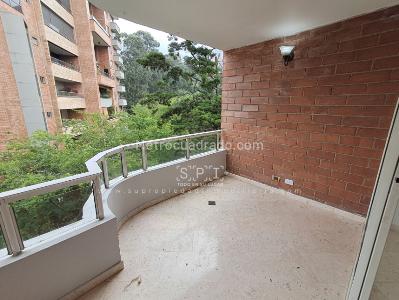 Apartamento de 3 alcobas en venta en El Tesoro, Medellín, 312 m² · foto 6 de 20