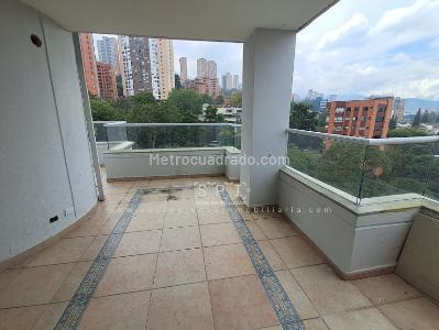 Apartamento de 3 alcobas en venta en El Tesoro, Medellín, 312 m² · foto 7 de 20