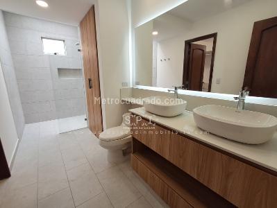 Apartamento de 3 alcobas en venta en El Tesoro, Medellín, 312 m² · foto 19 de 20