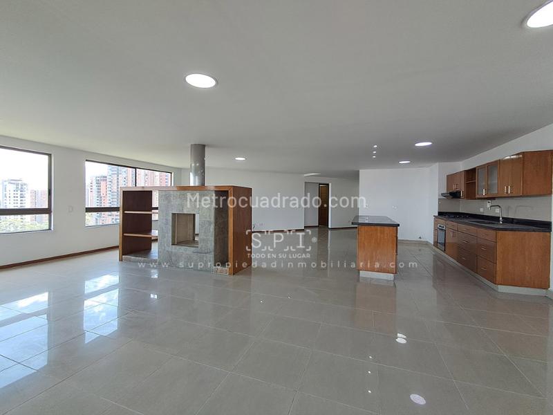 Exclusive Duplex 3BR Apartment for Rent in Aves María, Sabaneta - 4