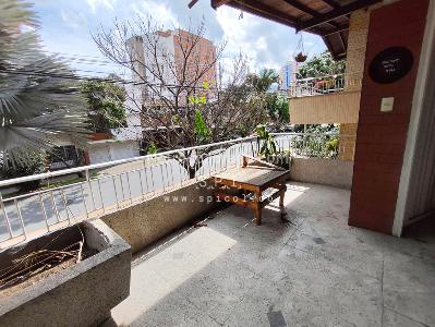 Casa de 3 alcobas en arriendo en Calasanz, Medellín, 350 m² · foto 3 de 20